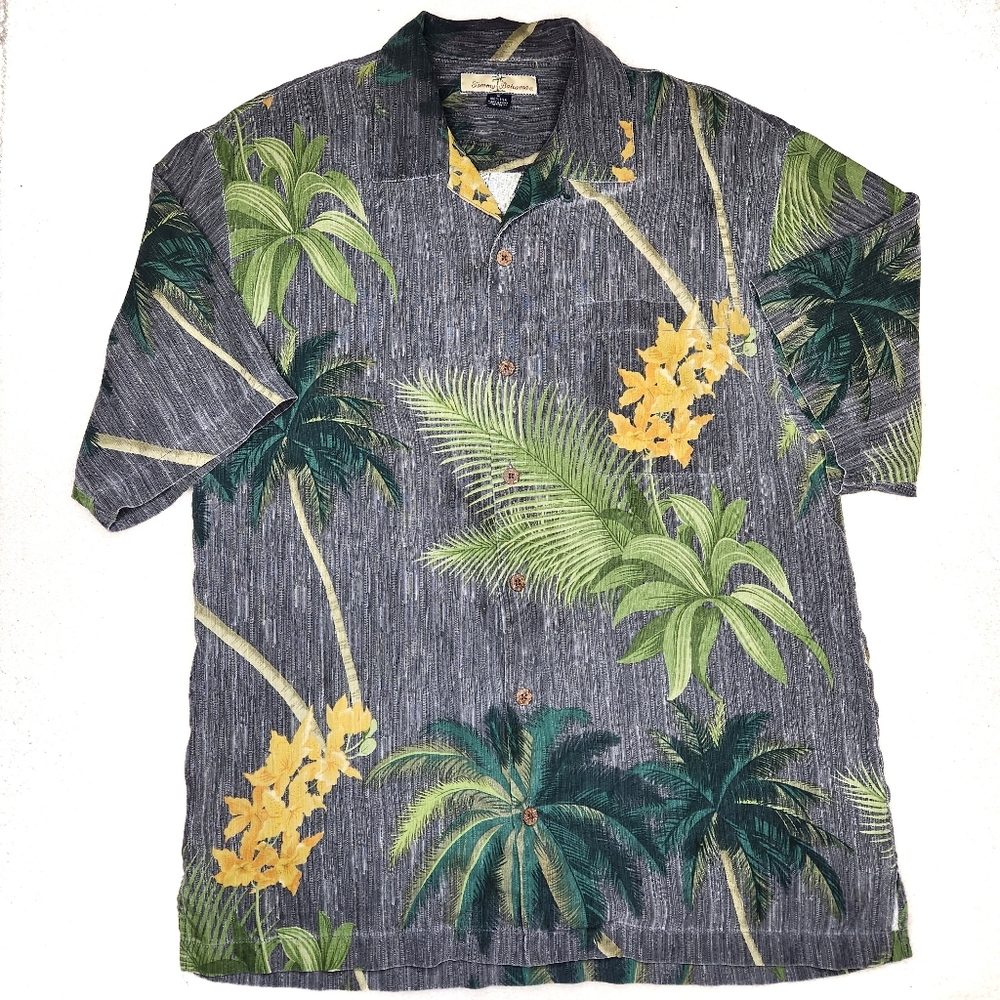 Tommy Bahama Short Sleeve Silk Button Down Medium